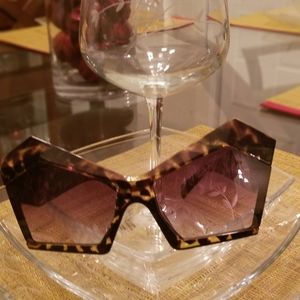 Fashionable Elegant Frames and Eyewear